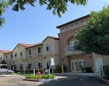 12740 Gateway Park Rd - Photo Thumbnail 3