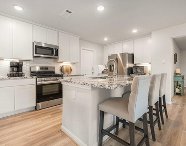 2513 Malibu Glen Drive - Photo Thumbnail 5