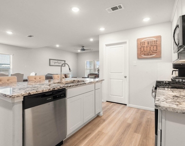 2513 Malibu Glen Drive - Photo Thumbnail 6