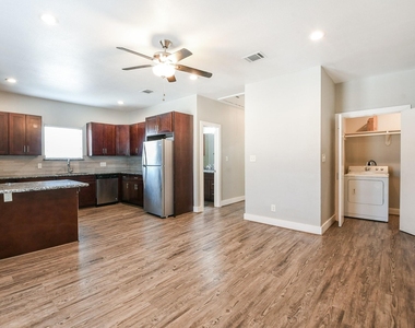 3249 Dixie Drive - Photo Thumbnail 7