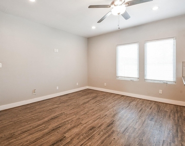 3249 Dixie Drive - Photo Thumbnail 1