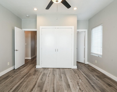 3249 Dixie Drive - Photo Thumbnail 9