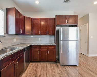 3249 Dixie Drive - Photo Thumbnail 6