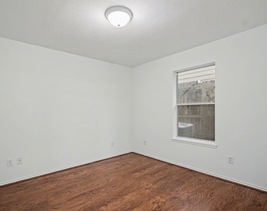 2416 Charleston Street - Photo Thumbnail 14