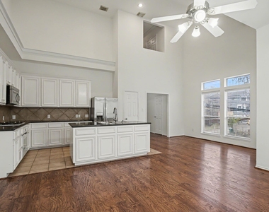 2416 Charleston Street - Photo Thumbnail 5