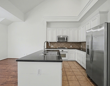 2416 Charleston Street - Photo Thumbnail 9