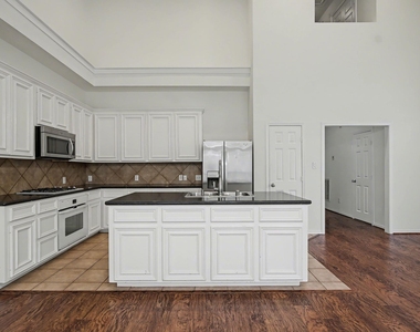 2416 Charleston Street - Photo Thumbnail 2