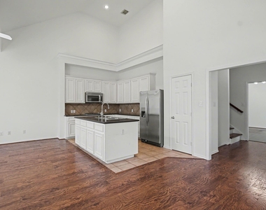 2416 Charleston Street - Photo Thumbnail 4