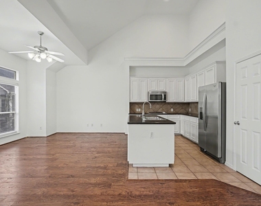 2416 Charleston Street - Photo Thumbnail 3