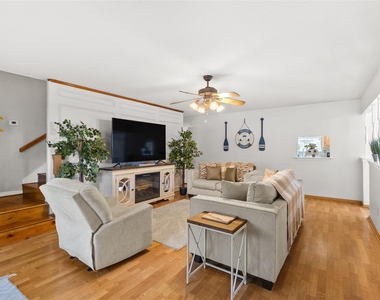117 E Park Drive - Photo Thumbnail 3