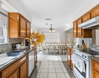 117 E Park Drive - Photo Thumbnail 9