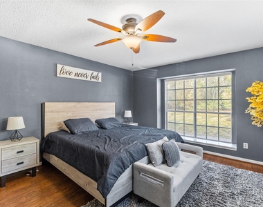 117 E Park Drive - Photo Thumbnail 12