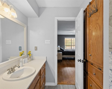 117 E Park Drive - Photo Thumbnail 16