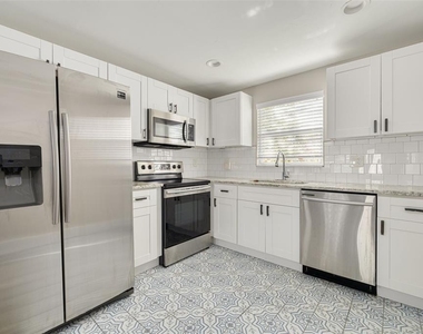 106 W Haya Street - Photo Thumbnail 5