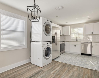 106 W Haya Street - Photo Thumbnail 4