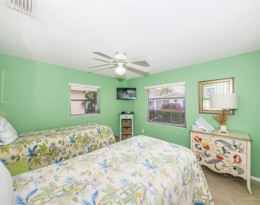 6020 Midnight Pass Road - Photo Thumbnail 11