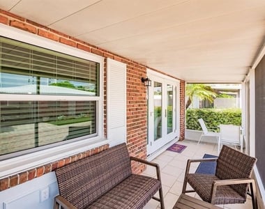 6020 Midnight Pass Road - Photo Thumbnail 15