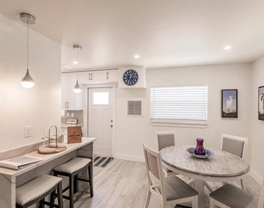 6020 Midnight Pass Road - Photo Thumbnail 9