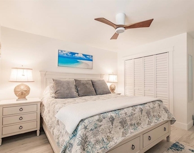 6020 Midnight Pass Road - Photo Thumbnail 6