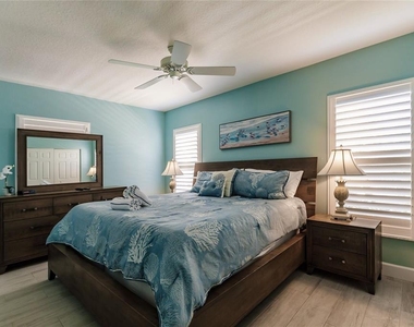 6020 Midnight Pass Road - Photo Thumbnail 9