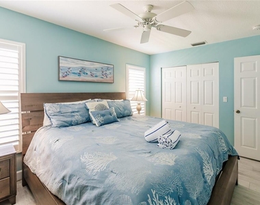 6020 Midnight Pass Road - Photo Thumbnail 10