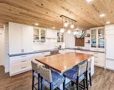 6020 Midnight Pass Road - Photo Thumbnail 11