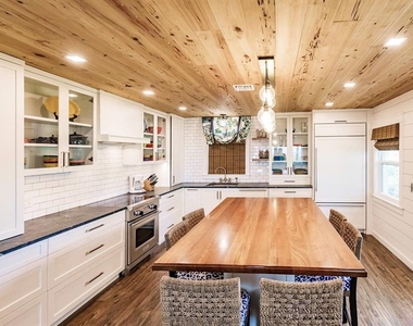 6020 Midnight Pass Road - Photo Thumbnail 10