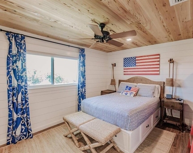 6020 Midnight Pass Road - Photo Thumbnail 17