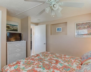 6020 Midnight Pass Road - Photo Thumbnail 5
