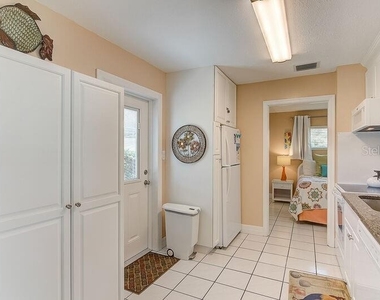 6020 Midnight Pass Road - Photo Thumbnail 16