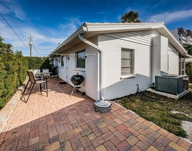 6020 Midnight Pass Road - Photo Thumbnail 17