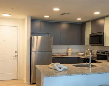 5587 Millenia Park Boulevard - Photo Thumbnail 13