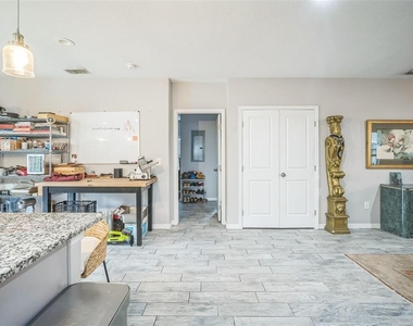 3610 N Tampa Street - Photo Thumbnail 3