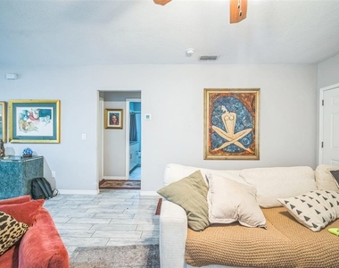 3610 N Tampa Street - Photo Thumbnail 7