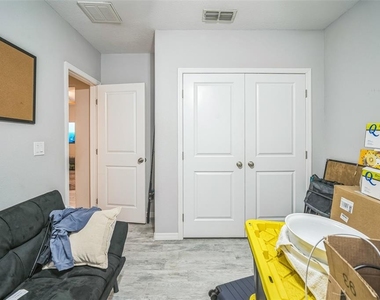 3610 N Tampa Street - Photo Thumbnail 8