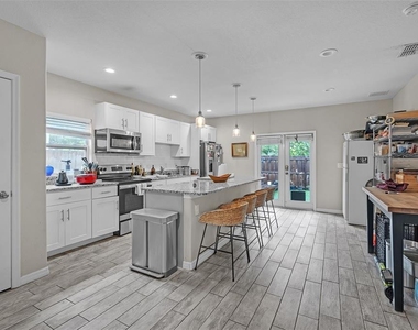 3610 N Tampa Street - Photo Thumbnail 16