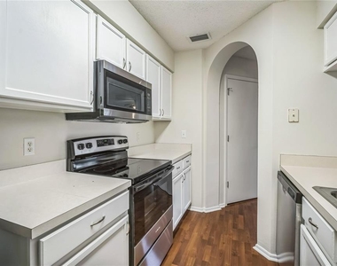 523 Kensington Lake N - Photo Thumbnail 6