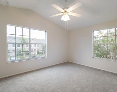 523 Kensington Lake N - Photo Thumbnail 10