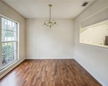 523 Kensington Lake N - Photo Thumbnail 4