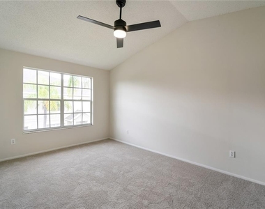 523 Kensington Lake N - Photo Thumbnail 12
