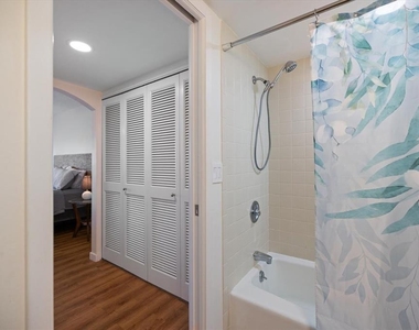 822 Capri Isles Boulevard - Photo Thumbnail 36