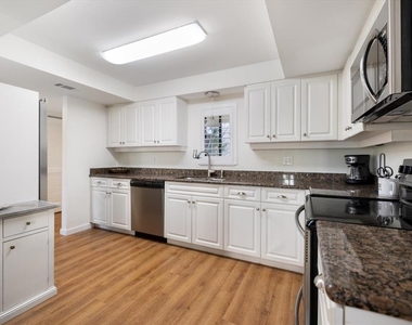 822 Capri Isles Boulevard - Photo Thumbnail 17
