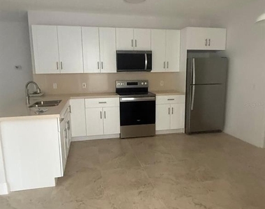 315 Edgewood Court - Photo Thumbnail 3