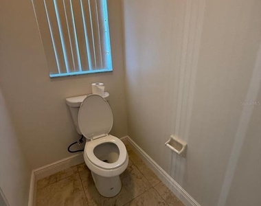 315 Edgewood Court - Photo Thumbnail 8