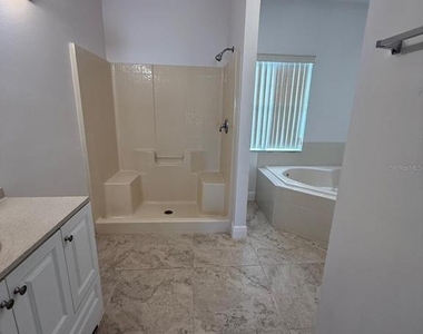 315 Edgewood Court - Photo Thumbnail 9