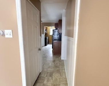 1275 Loomis Avenue - Photo Thumbnail 12