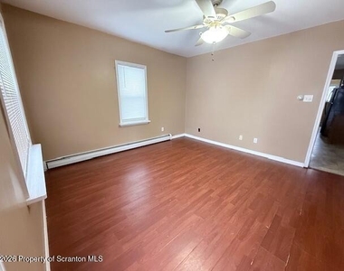 1275 Loomis Avenue - Photo Thumbnail 10