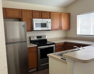 226 Hillcrest Drive - Photo Thumbnail 5