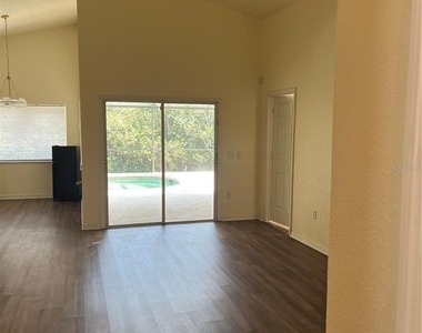226 Hillcrest Drive - Photo Thumbnail 3
