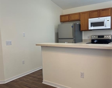 226 Hillcrest Drive - Photo Thumbnail 7